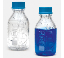 Бутыль ISOLAB 500 мл, GL45, с защитным покрытием, с крышкой и сливным кольцом, тёмное стекло (Артикул 061.02.500C)